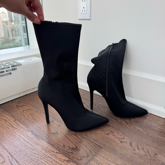 Fashion Nova Heeled Boots size 8 like new - Picture 3 of 4